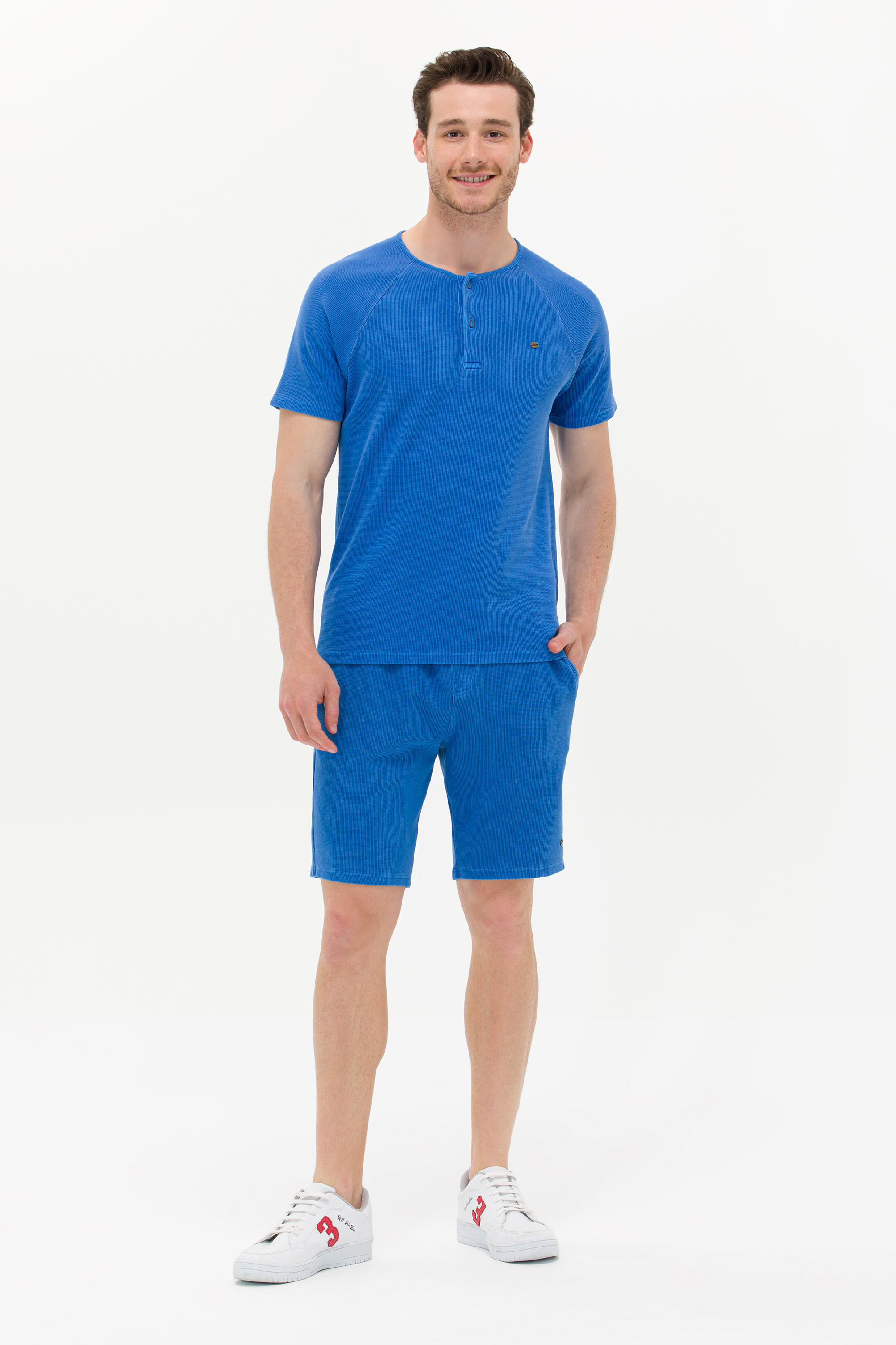 Повседневные шорты мужские U.S. POLO Assn. G081SZ0OS0FANOTO синие L, Синий, G081SZ0OS0FANOTO
Повседневные шорты мужские U.S. POLO Assn. G081SZ0OS0FANOTO синие L, Синий, G081SZ0OS0FANOTO
