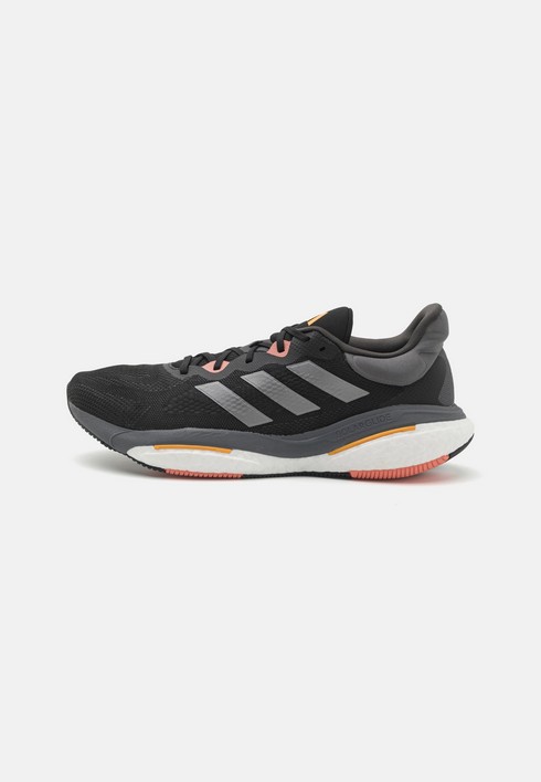 Кроссовки мужские Adidas Performance Solarglide 6 черные 44 EU (доставка из-за рубежа), Черный, Solarglide 6
Кроссовки мужские Adidas Performance Solarglide 6 черные 44 EU (доставка из-за рубежа), Черный, Solarglide 6