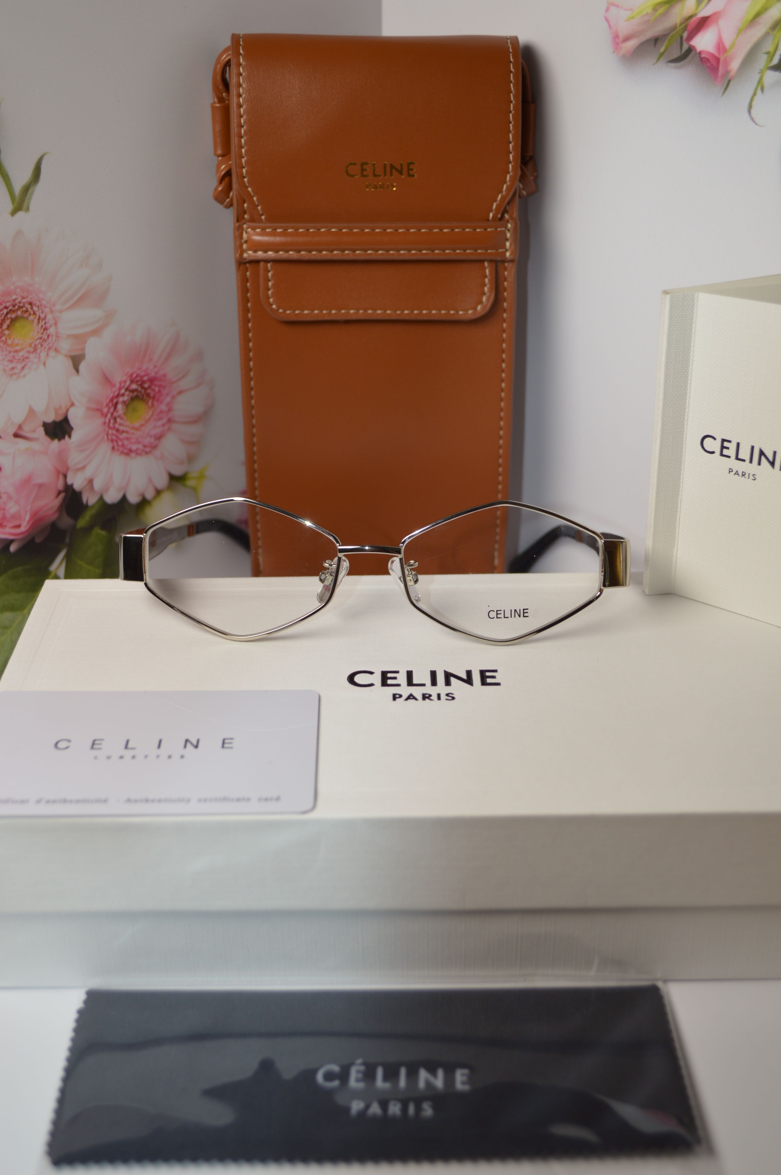 Оправа для очков женская Celine OL-OM-Celine-40254U-16A-silver серебристая, OL-OM-Celine-40254U-16A-silver
Оправа для очков женская Celine OL-OM-Celine-40254U-16A-silver серебристая, OL-OM-Celine-40254U-16A-silver