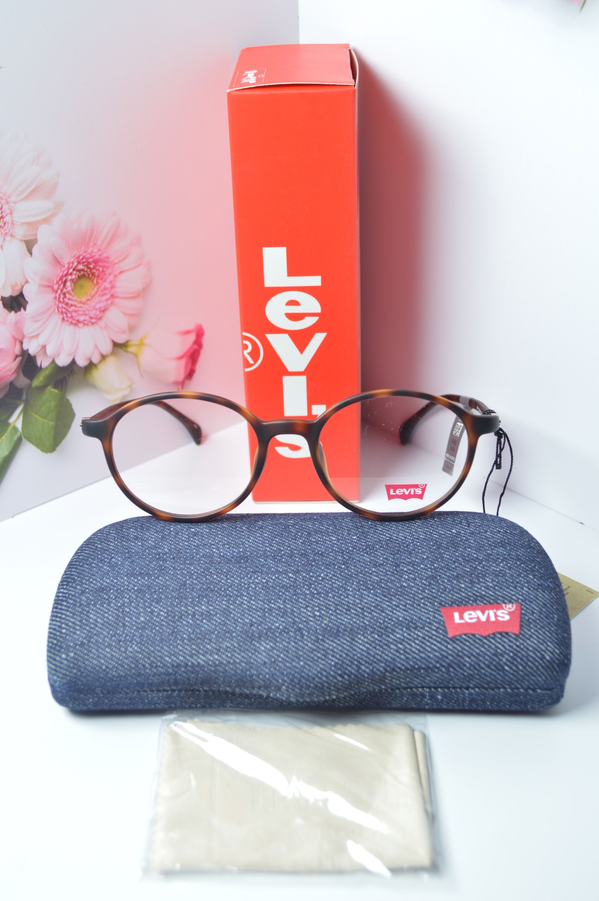 Оправа для очков унисекс Levi's OL-OM-Levis-03111-C05-MDEMI коричневая, OL-OM-Levis-03111-C05-MDEMI
Оправа для очков унисекс Levi's OL-OM-Levis-03111-C05-MDEMI коричневая, OL-OM-Levis-03111-C05-MDEMI