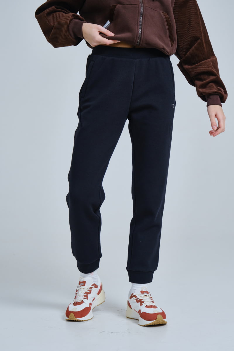 Спортивные брюки женские Anta Training A-KIND FLEECE TECH 862347314 черные L, Черный, Training A-KIND FLEECE TECH 862347314
Спортивные брюки женские Anta Training A-KIND FLEECE TECH 862347314 черные L, Черный, Training A-KIND FLEECE TECH 862347314