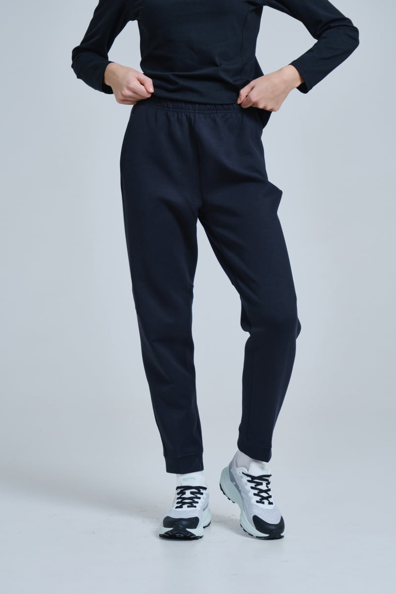 Спортивные брюки женские Anta RUNNING A-STRETCHY SPORT 862345301 черные 2XL, Черный, RUNNING A-STRETCHY SPORT 862345301
Спортивные брюки женские Anta RUNNING A-STRETCHY SPORT 862345301 черные 2XL, Черный, RUNNING A-STRETCHY SPORT 862345301