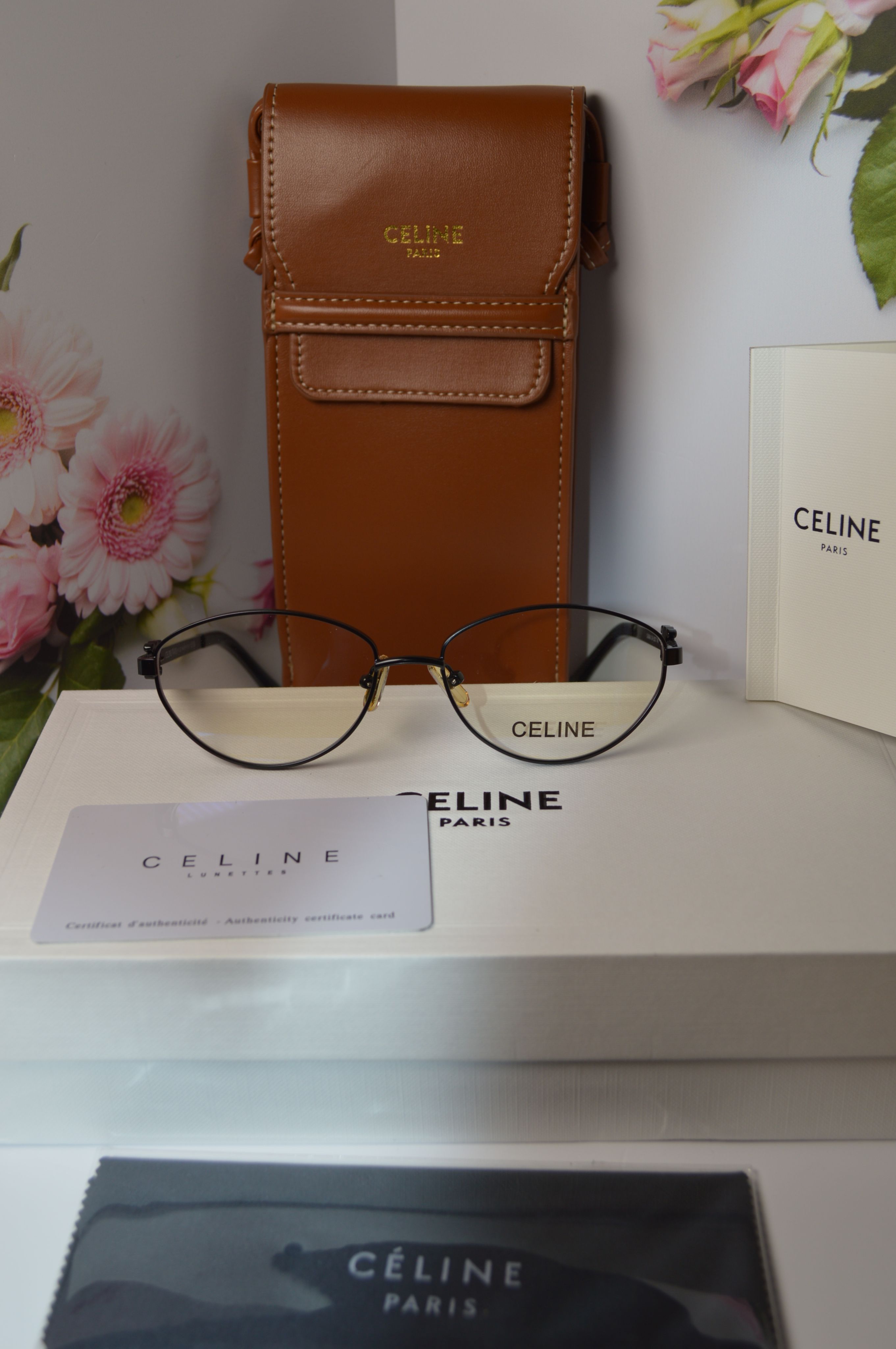 Оправа для очков женская Celine OL-OM-Celine-40246U-01A-black черная, OL-OM-Celine-40246U-01A-black
Оправа для очков женская Celine OL-OM-Celine-40246U-01A-black черная, OL-OM-Celine-40246U-01A-black