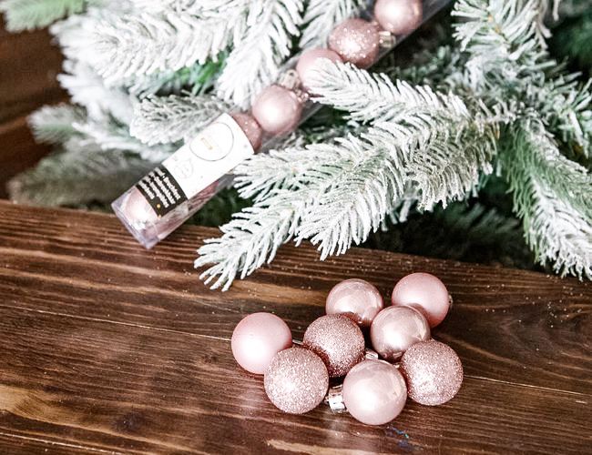 Шар на ель Winter Deco Миниатюрные глянцевые матовые с глиттером 20464 3 см 14 шт. розовый, Миниатюрные
Шар на ель Winter Deco Миниатюрные глянцевые матовые с глиттером 20464 3 см 14 шт. розовый, Миниатюрные
