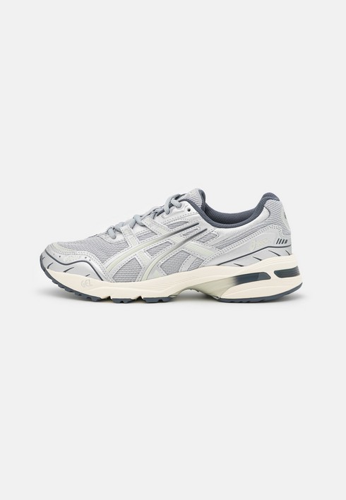 Кроссовки женские Asics Sportstyle Gel-1090 серебристые 37.5 EU (доставка из-за рубежа), Серебристый, Sportstyle Gel-1090
Кроссовки женские Asics Sportstyle Gel-1090 серебристые 37.5 EU (доставка из-за рубежа), Серебристый, Sportstyle Gel-1090