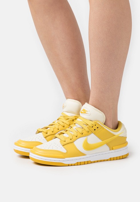 Кеды женские Nike Dunk Twist желтые 44 EU (доставка из-за рубежа), Желтый, Dunk Twist
Кеды женские Nike Dunk Twist желтые 44 EU (доставка из-за рубежа), Желтый, Dunk Twist