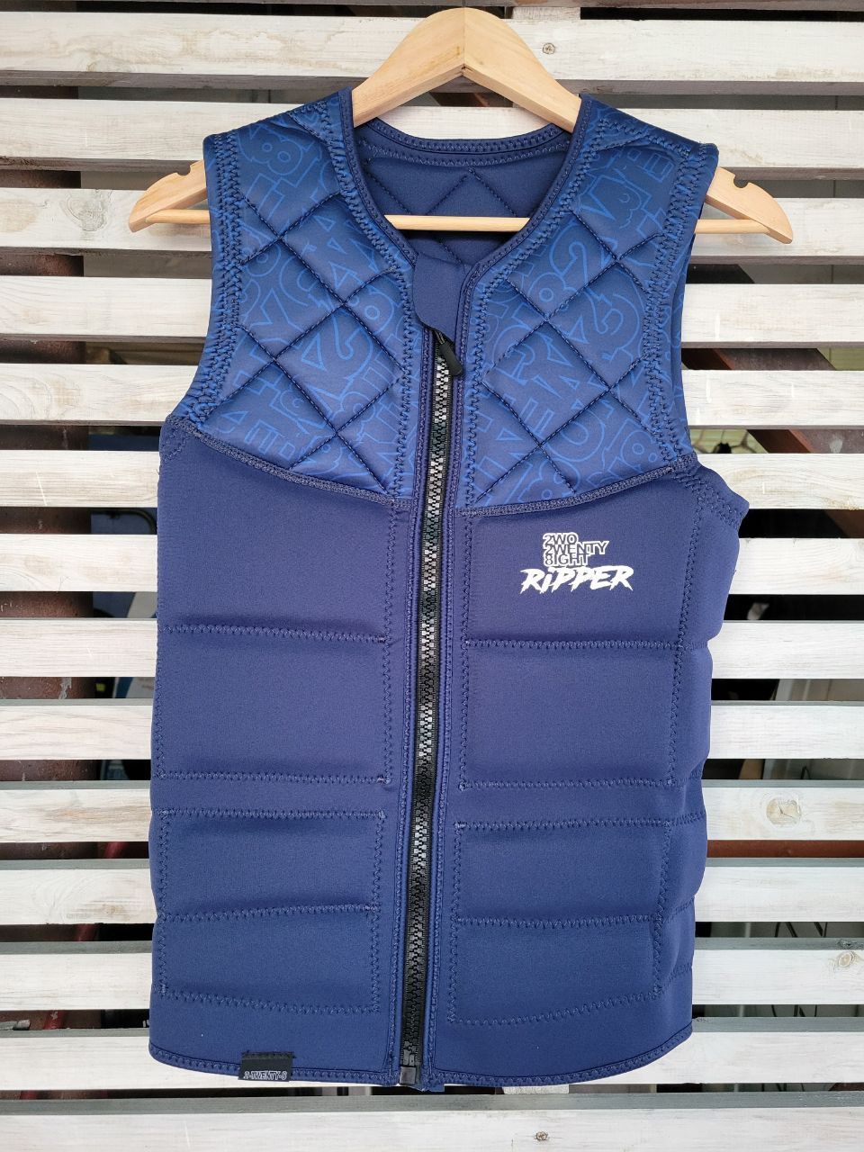 Жилет для вейкборда 2wo2wenty8ight Ripper vest blue ss22, S, Синий, Ripper Wake Vest Junior ss22
Жилет для вейкборда 2wo2wenty8ight Ripper vest blue ss22, S, Синий, Ripper Wake Vest Junior ss22