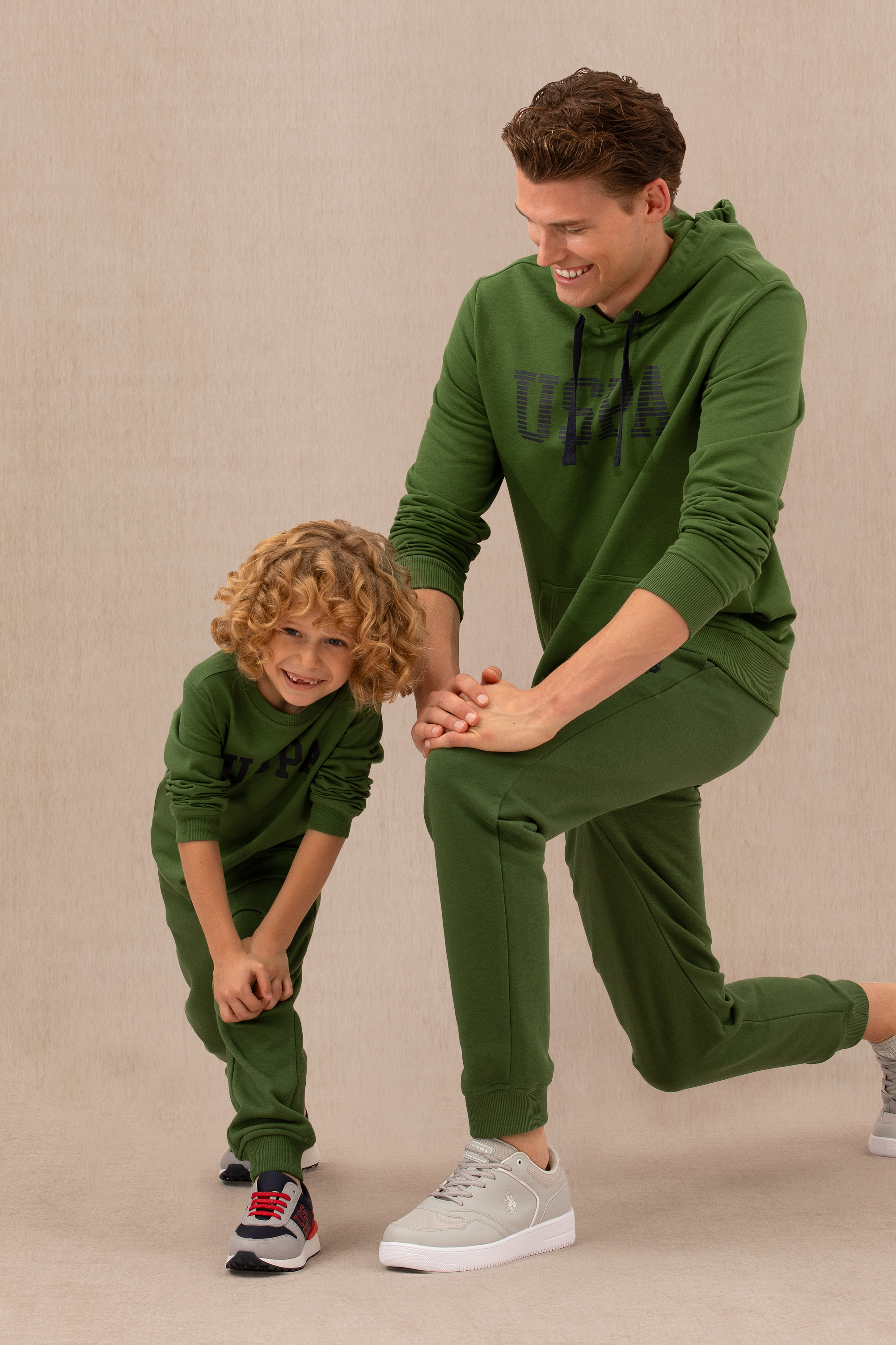 Свитшот детский US Polo Assn G083SZ0820ATECA23K-E_VR054, зеленый, 104, G083SZ0820ATECA23K-E_VR054
Свитшот детский US Polo Assn G083SZ0820ATECA23K-E_VR054, зеленый, 104, G083SZ0820ATECA23K-E_VR054