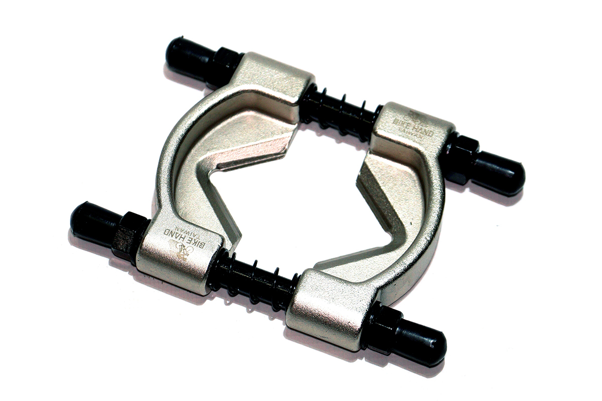 Устройство для снятия колец рулевой колонки BikeHand YC-1859,25,4-28,6мм, Серебристый, YC-1859
Устройство для снятия колец рулевой колонки BikeHand YC-1859,25,4-28,6мм, Серебристый, YC-1859
