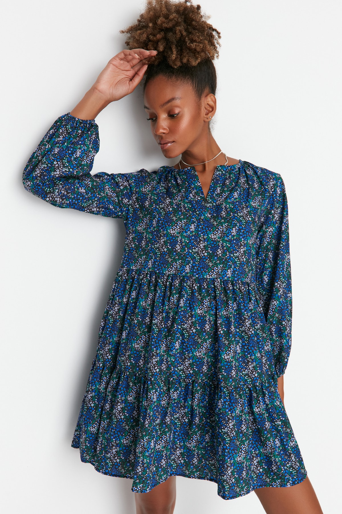 Платье женское Trendyol TWOAW23EL00436 голубое 42, TWOAW23EL00436
Платье женское Trendyol TWOAW23EL00436 голубое 42, TWOAW23EL00436