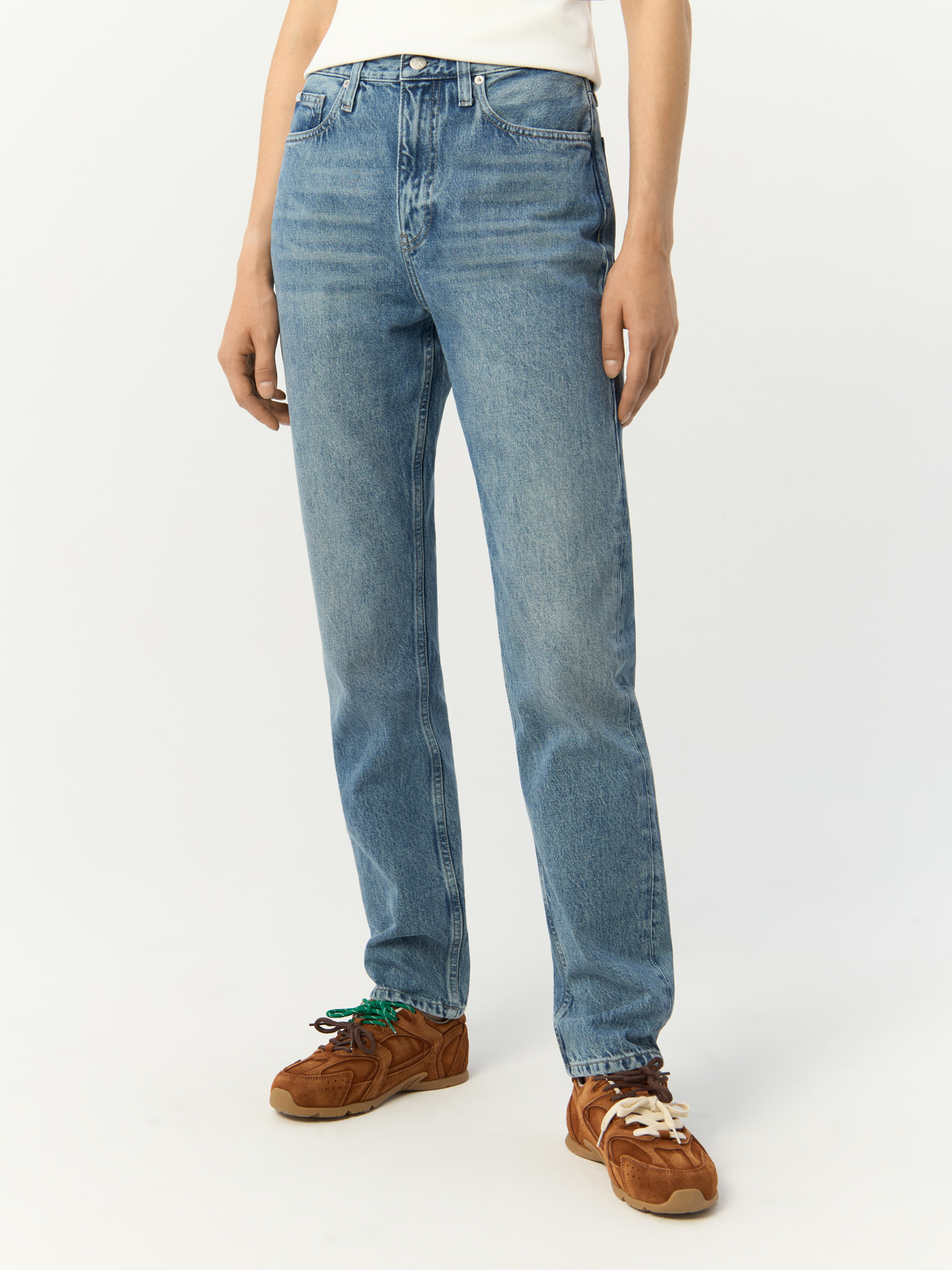 Джинсы женские Calvin Klein Jeans J20J223658 голубые 27/34, Голубой, J20J223658
Джинсы женские Calvin Klein Jeans J20J223658 голубые 27/34, Голубой, J20J223658