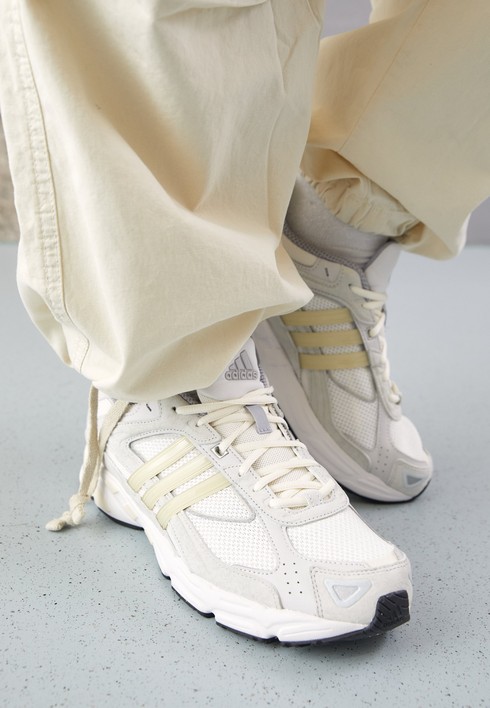 Кроссовки мужские Adidas Originals Response Cl Unisex белые 43 1/3 EU, Белый, Response Cl Unisex
Кроссовки мужские Adidas Originals Response Cl Unisex белые 43 1/3 EU, Белый, Response Cl Unisex