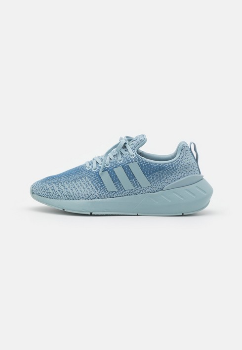 Кроссовки женские Adidas Originals Swift Run 22 голубые 36 EU (доставка из-за рубежа), Голубой, Swift Run 22
Кроссовки женские Adidas Originals Swift Run 22 голубые 36 EU (доставка из-за рубежа), Голубой, Swift Run 22