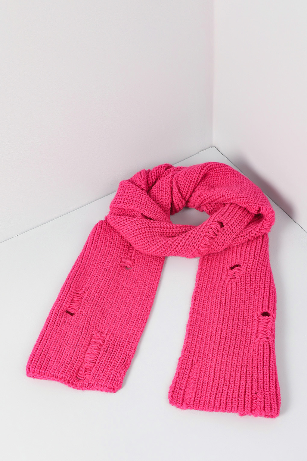 Шарф женский COLORPLAY CP2308TA9046-022 ярко-розовый, 220х28 см, CP2308TA9046-022
Шарф женский COLORPLAY CP2308TA9046-022 ярко-розовый, 220х28 см, CP2308TA9046-022