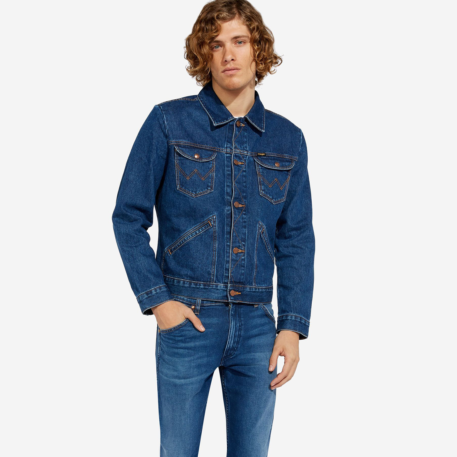 фото Джинсовая куртка мужская wrangler w4mjug923 синяя l