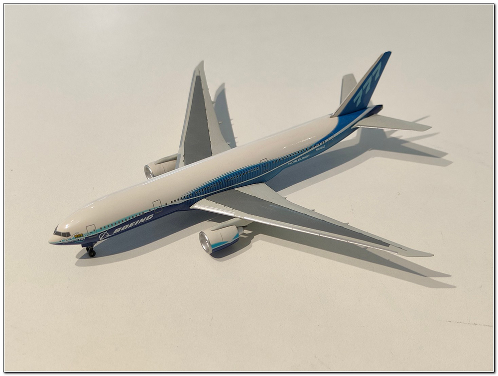 Boeing b 777-240LR 2004 dreamliner house colors N60659 limited 1000 pcs (длина 15,93 см)
Boeing b 777-240LR 2004 dreamliner house colors N60659 limited 1000 pcs (длина 15,93 см)