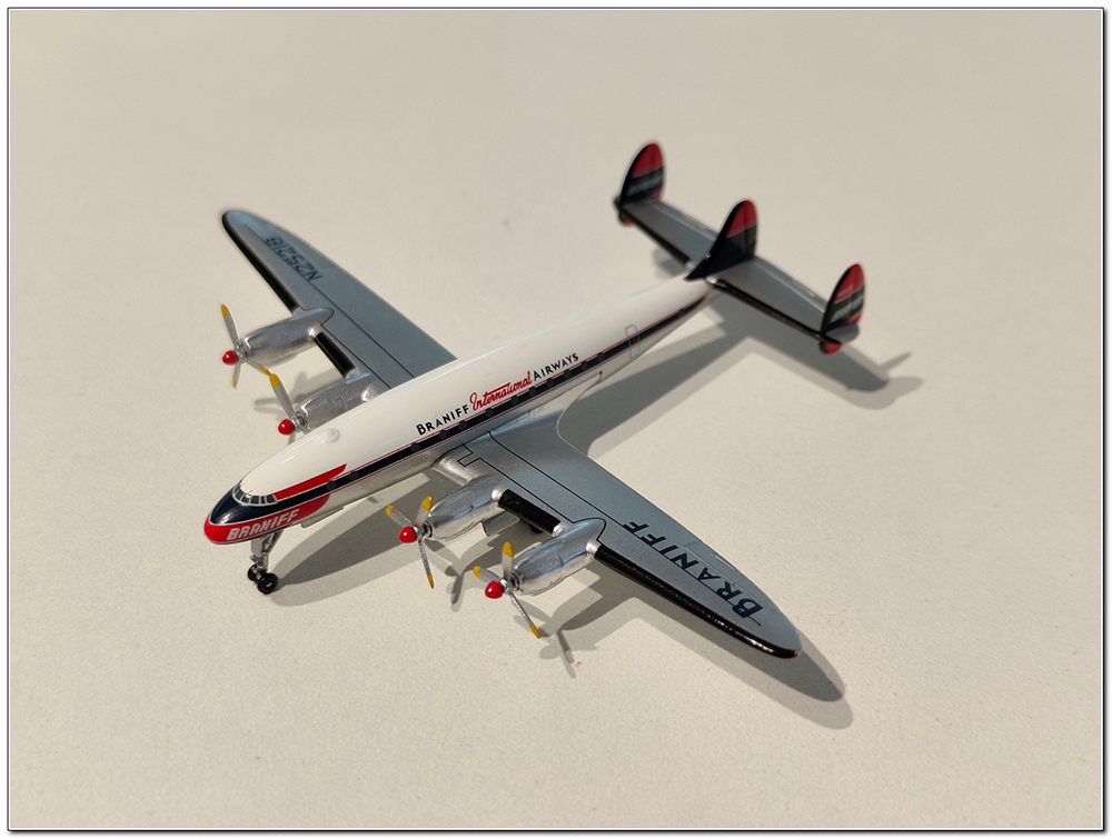 Lockheed L-049 constellation braniff international N2521B limited 480 pcs (длина 7,25 см), Белый
Lockheed L-049 constellation braniff international N2521B limited 480 pcs (длина 7,25 см), Белый
