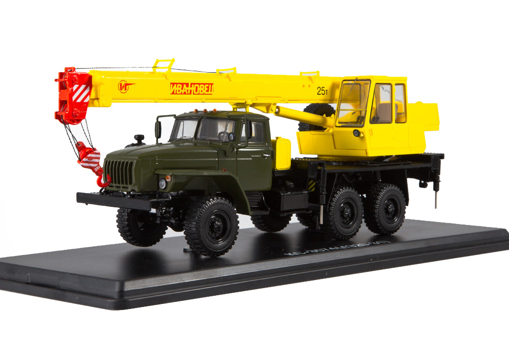Модель коллекционная SSM Уральский грузовик 4320-31 автокран КС-3574 ивановец, Зеленый;желтый
Модель коллекционная SSM Уральский грузовик 4320-31 автокран КС-3574 ивановец, Зеленый;желтый