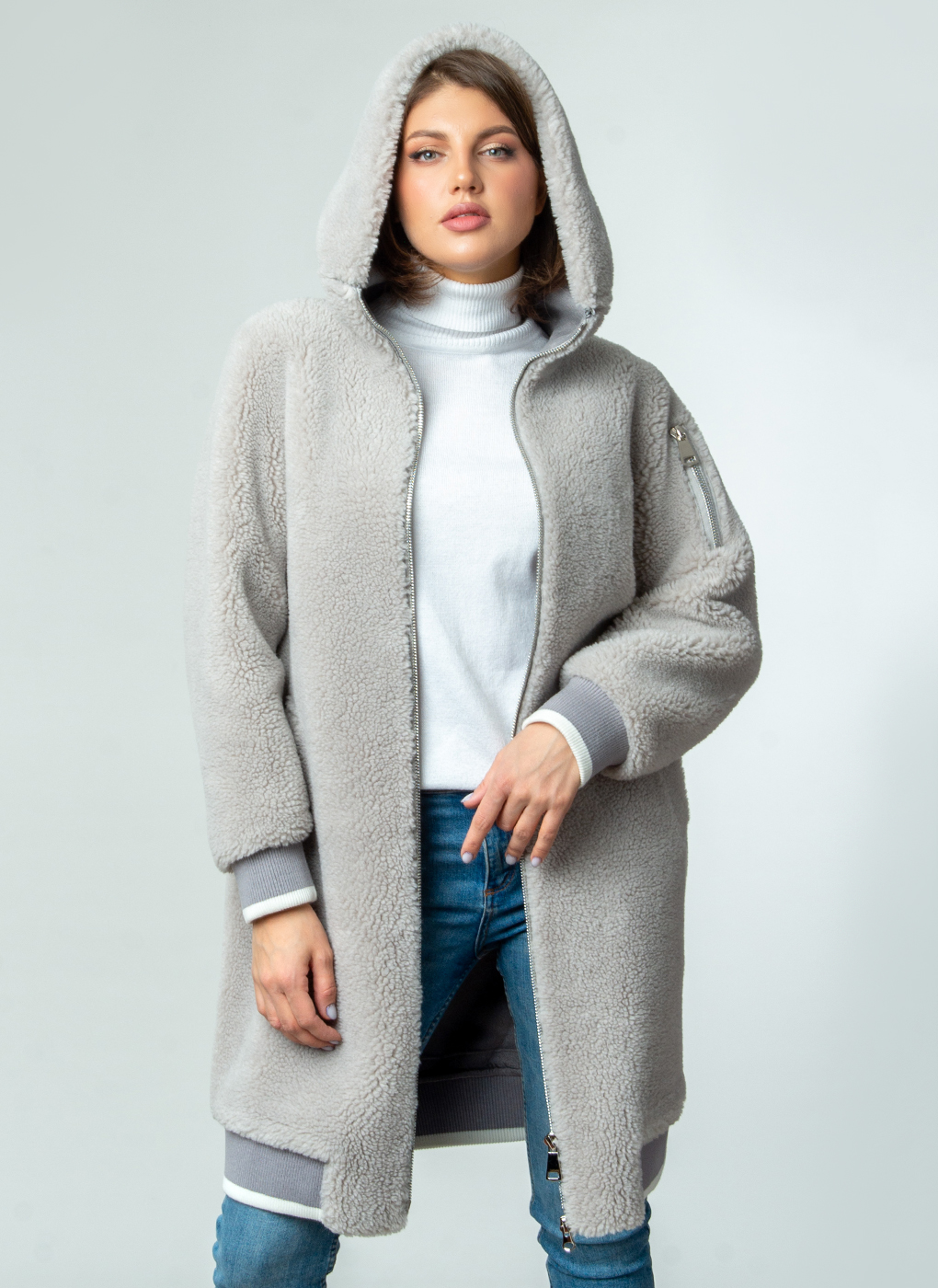 Шуба женская Каляев 1669236 серая 42 RU, 1669236
Шуба женская Каляев 1669236 серая 42 RU, 1669236