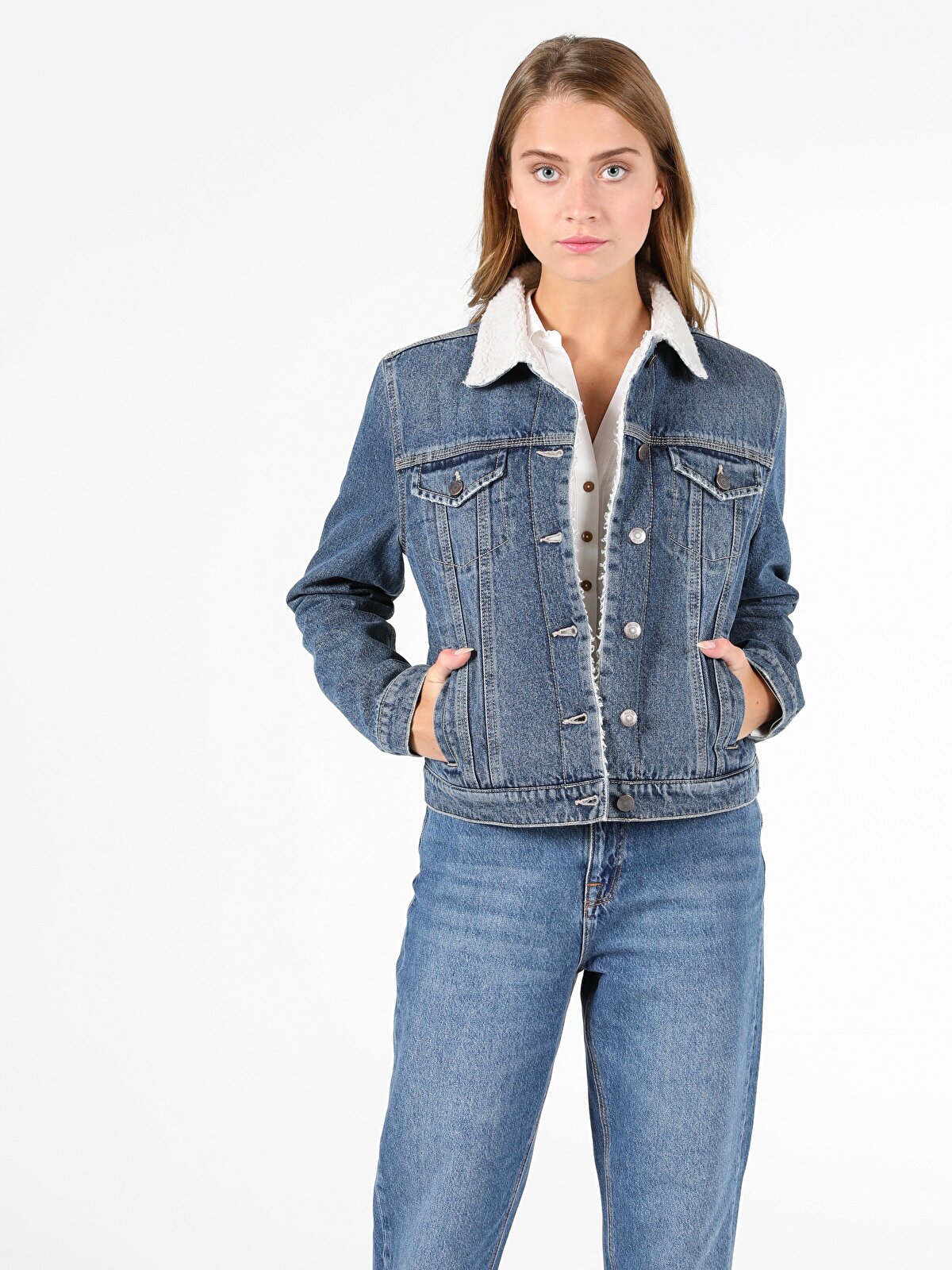 Джинсовая куртка женская Colins CL1051482_Q1.V1_DN07444 голубая XS, Голубой, CL1051482_Q1.V1_DN07444
Джинсовая куртка женская Colins CL1051482_Q1.V1_DN07444 голубая XS, Голубой, CL1051482_Q1.V1_DN07444