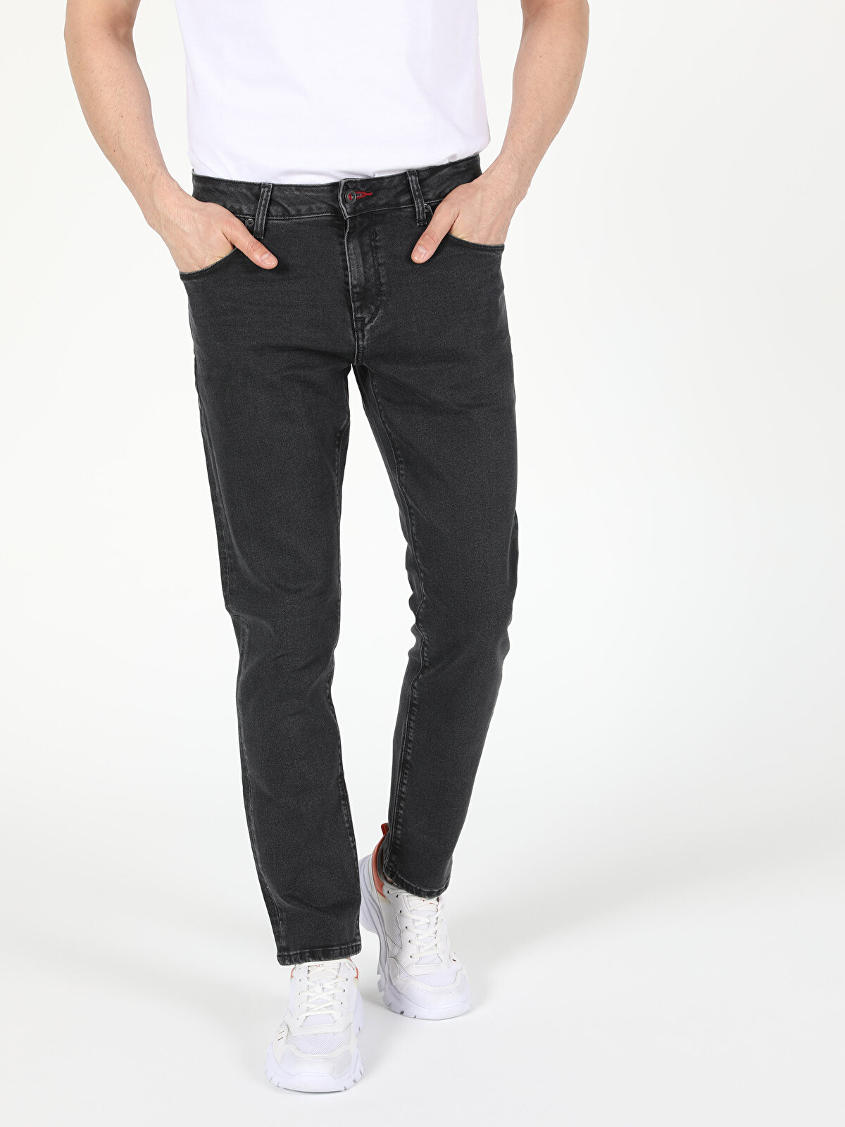 Джинсы мужские Colins CL1052777_q1.v1_DN40546 черные 30-34 INT, CL1052777_q1.v1_DN40546
Джинсы мужские Colins CL1052777_q1.v1_DN40546 черные 30-34 INT, CL1052777_q1.v1_DN40546