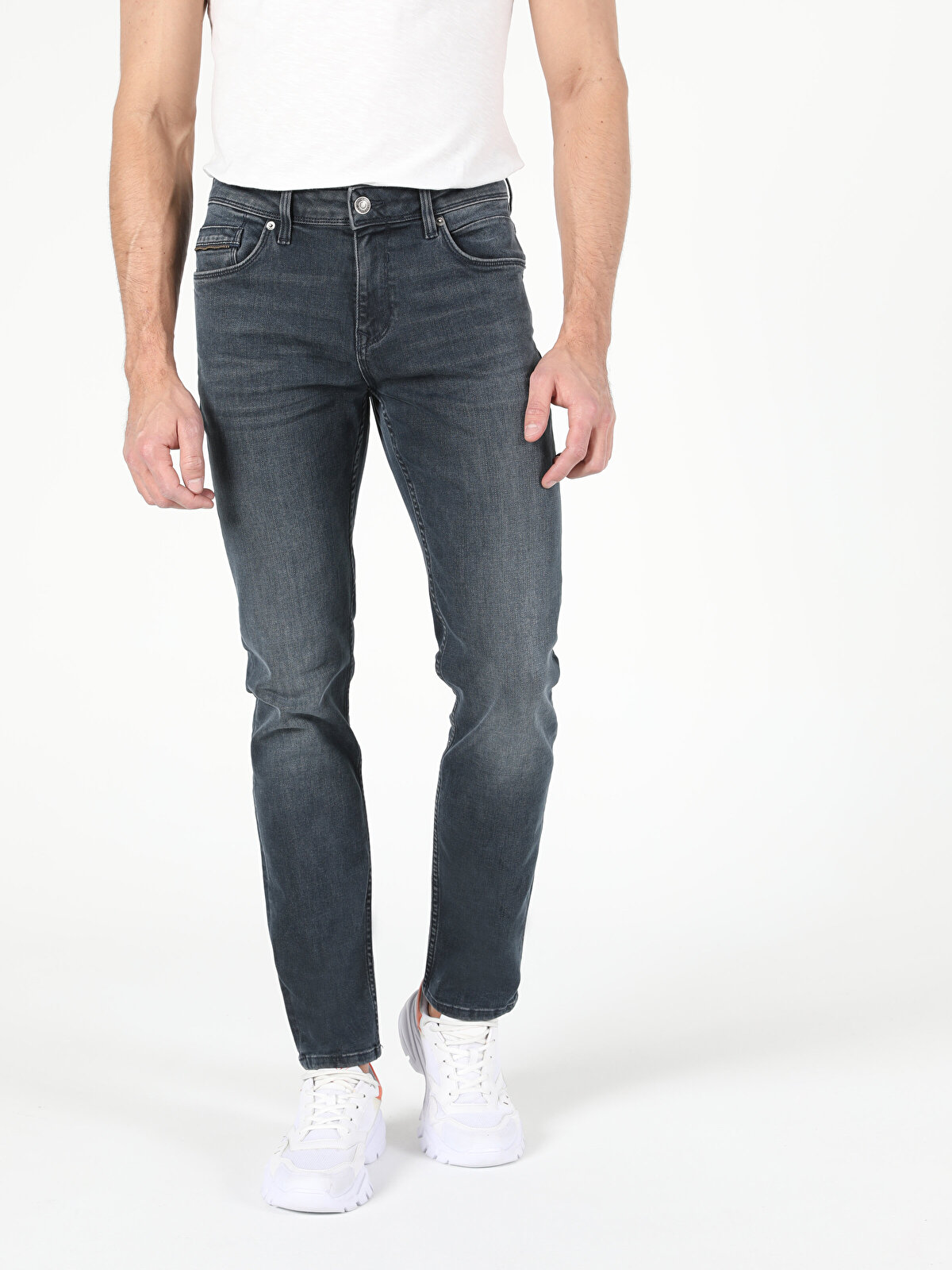 Джинсы мужские Colins CL1052764_Q1.V1_DN05360 синие 29-32 INT, CL1052764_Q1.V1_DN05360
Джинсы мужские Colins CL1052764_Q1.V1_DN05360 синие 29-32 INT, CL1052764_Q1.V1_DN05360