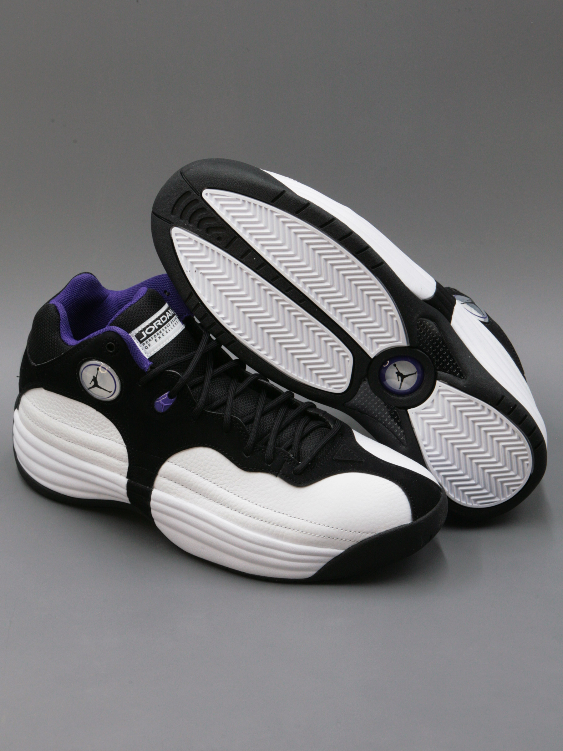 Кроссовки мужские Nike Jordan Jumpman Team I белые 10.5 US, Белый, Jordan Jumpman Team I
Кроссовки мужские Nike Jordan Jumpman Team I белые 10.5 US, Белый, Jordan Jumpman Team I
