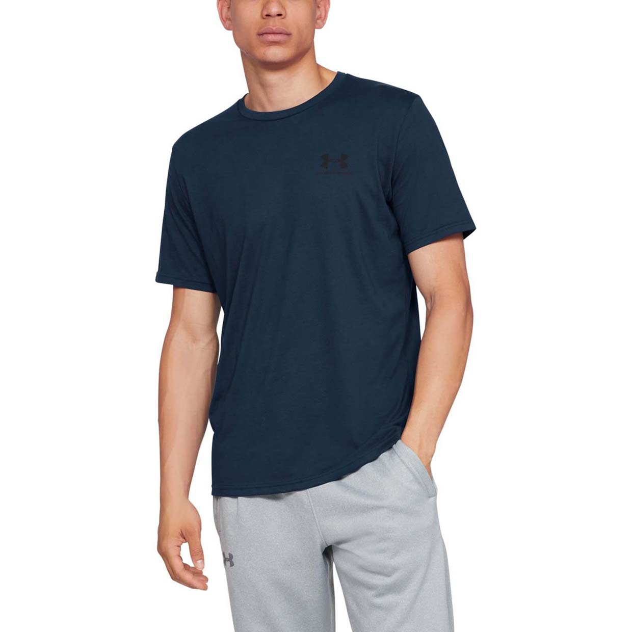 Футболка мужская Under Armour Sportstyle Left Chest Ss синяя 2XL, Sportstyle Left Chest Ss
Футболка мужская Under Armour Sportstyle Left Chest Ss синяя 2XL, Sportstyle Left Chest Ss