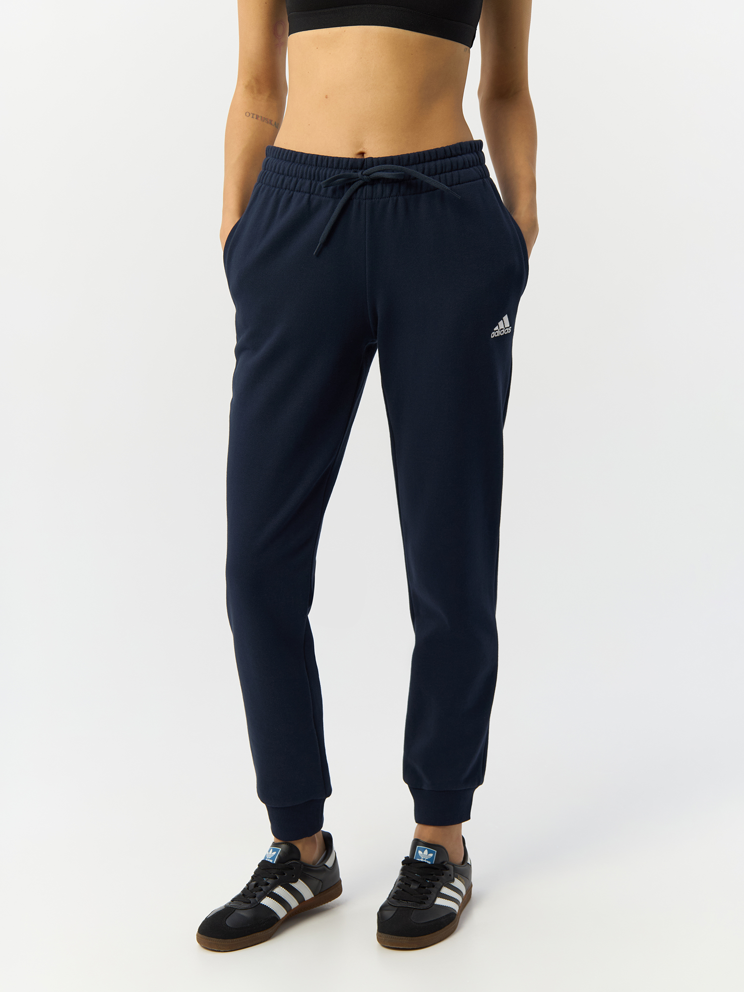 Спортивные брюки женские Adidas Sportswear Essentials Linear French Terry Cuffed синие L, Синий, Essentials Linear French Terry Cuffed
Спортивные брюки женские Adidas Sportswear Essentials Linear French Terry Cuffed синие L, Синий, Essentials Linear French Terry Cuffed