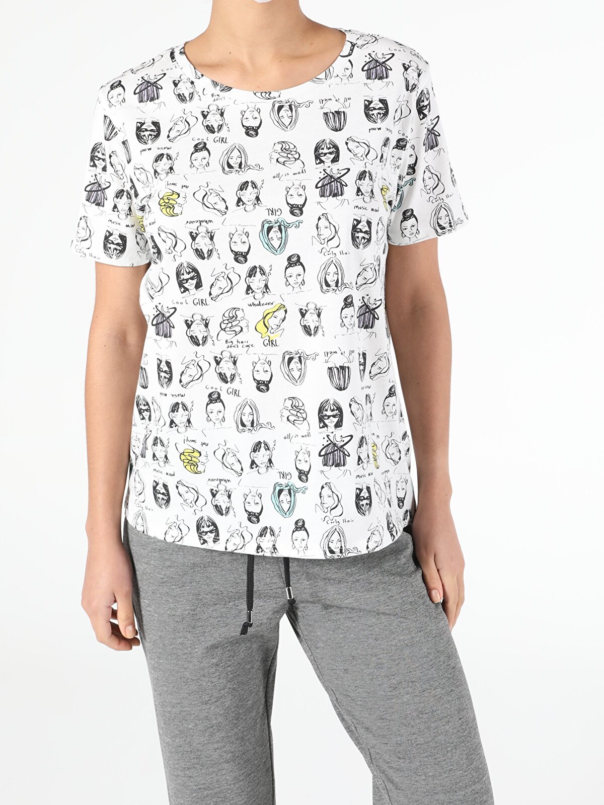 Футболка женская Colin's CL1053565_Q1.V1 разноцветная XS, Разноцветный, CL1053565_Q1.V1
Футболка женская Colin's CL1053565_Q1.V1 разноцветная XS, Разноцветный, CL1053565_Q1.V1