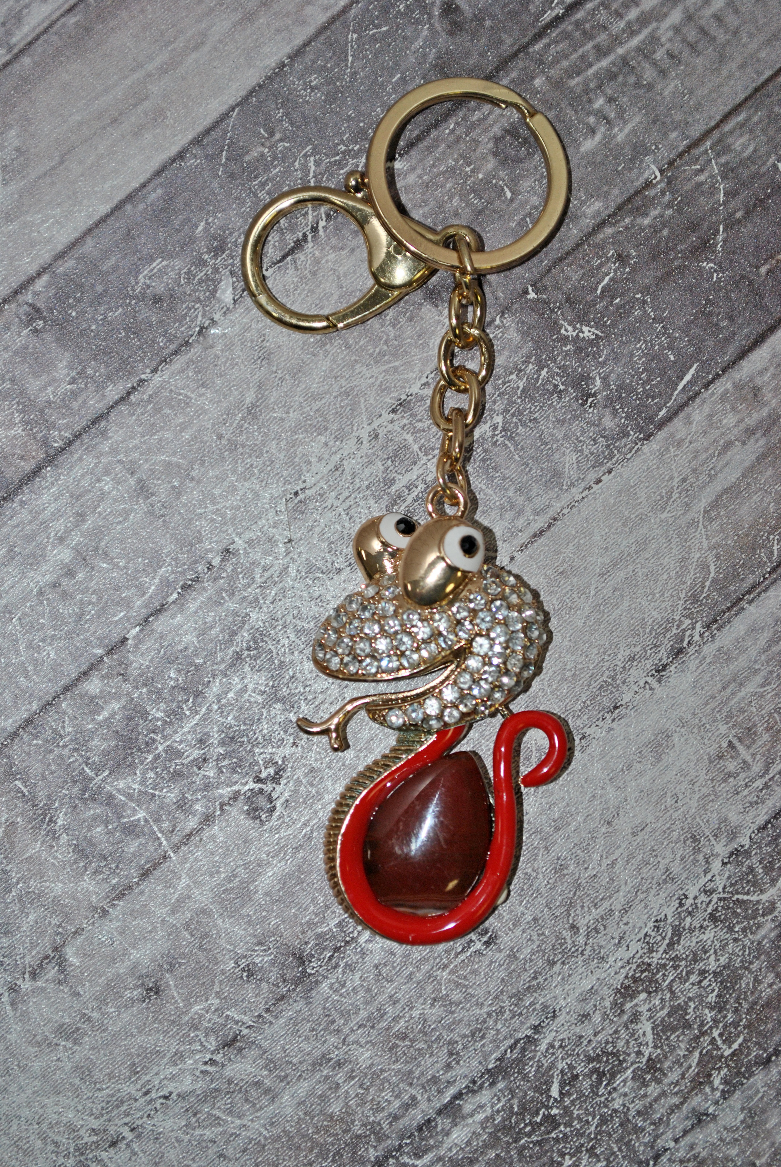 Брелок женский Fashion Jewelry LittleSnake серебристый, Красный;серебристый, LittleSnake
Брелок женский Fashion Jewelry LittleSnake серебристый, Красный;серебристый, LittleSnake