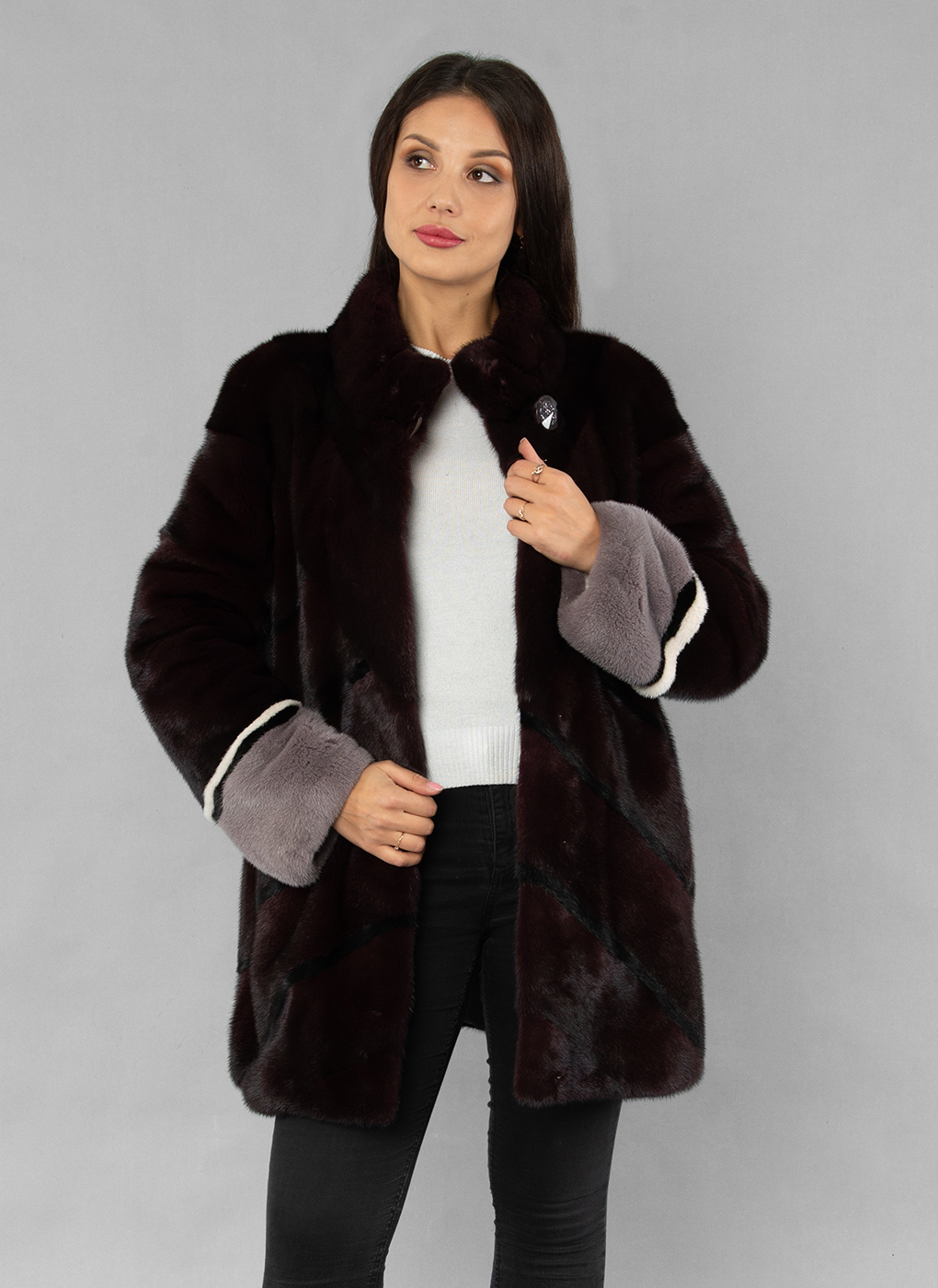 Шуба женская Simakhov 57669 бордовая 46 RU, 57669
Шуба женская Simakhov 57669 бордовая 46 RU, 57669