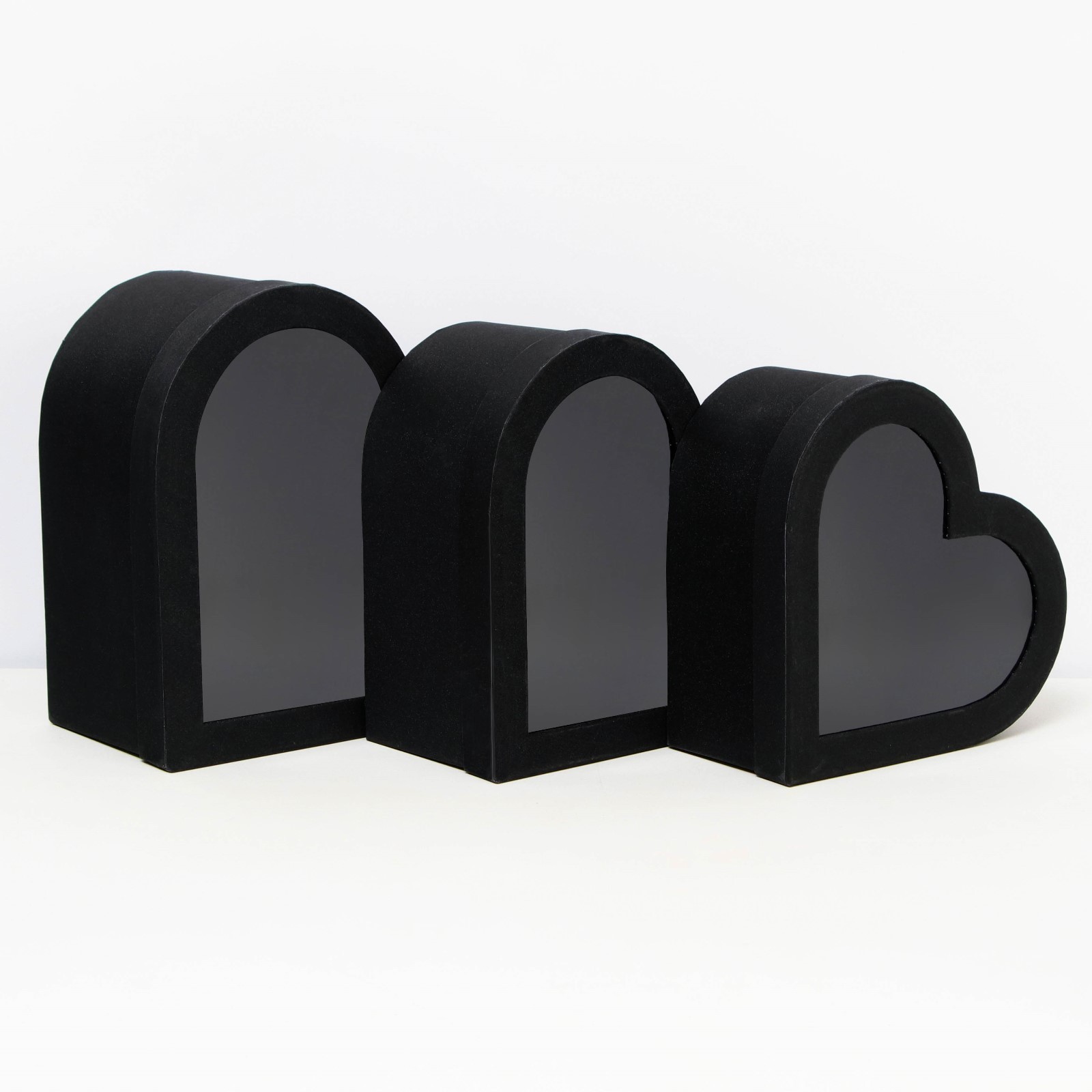 Подарочная коробка UPAK LAND 3в1 Сердца черный 28,5x26,3x13-26x24x11,5-23,5x21,5x10 см
Подарочная коробка UPAK LAND 3в1 Сердца черный 28,5x26,3x13-26x24x11,5-23,5x21,5x10 см