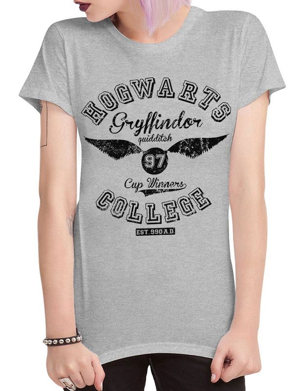 Футболка женская DreamShirts Studio Колледж Хогвартс - Гриффиндор 1 серая XS, Серый, Колледж Хогвартс - Гриффиндор 1
Футболка женская DreamShirts Studio Колледж Хогвартс - Гриффиндор 1 серая XS, Серый, Колледж Хогвартс - Гриффиндор 1