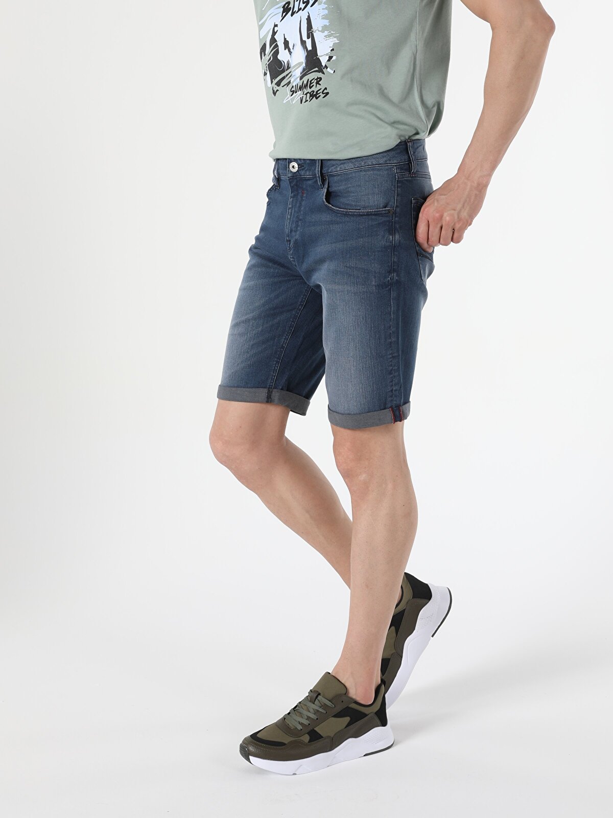 Шорты мужские Colins CL1054721_Q1.V1_DN04151 синие XXL, Синий, CL1054721_Q1.V1_DN04151
Шорты мужские Colins CL1054721_Q1.V1_DN04151 синие XXL, Синий, CL1054721_Q1.V1_DN04151