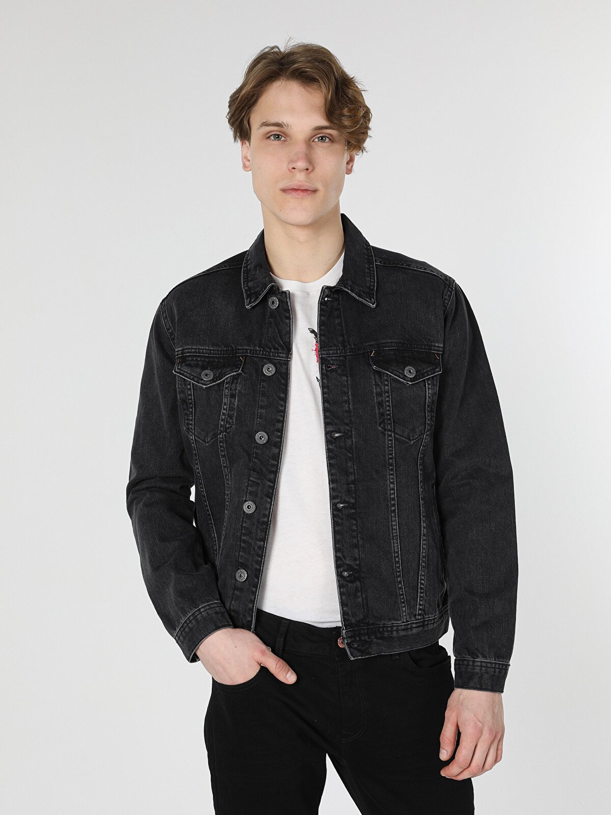 фото Джинсовая куртка мужская colins cl1058531_q1.v1_dn04331 черная xxl colin's