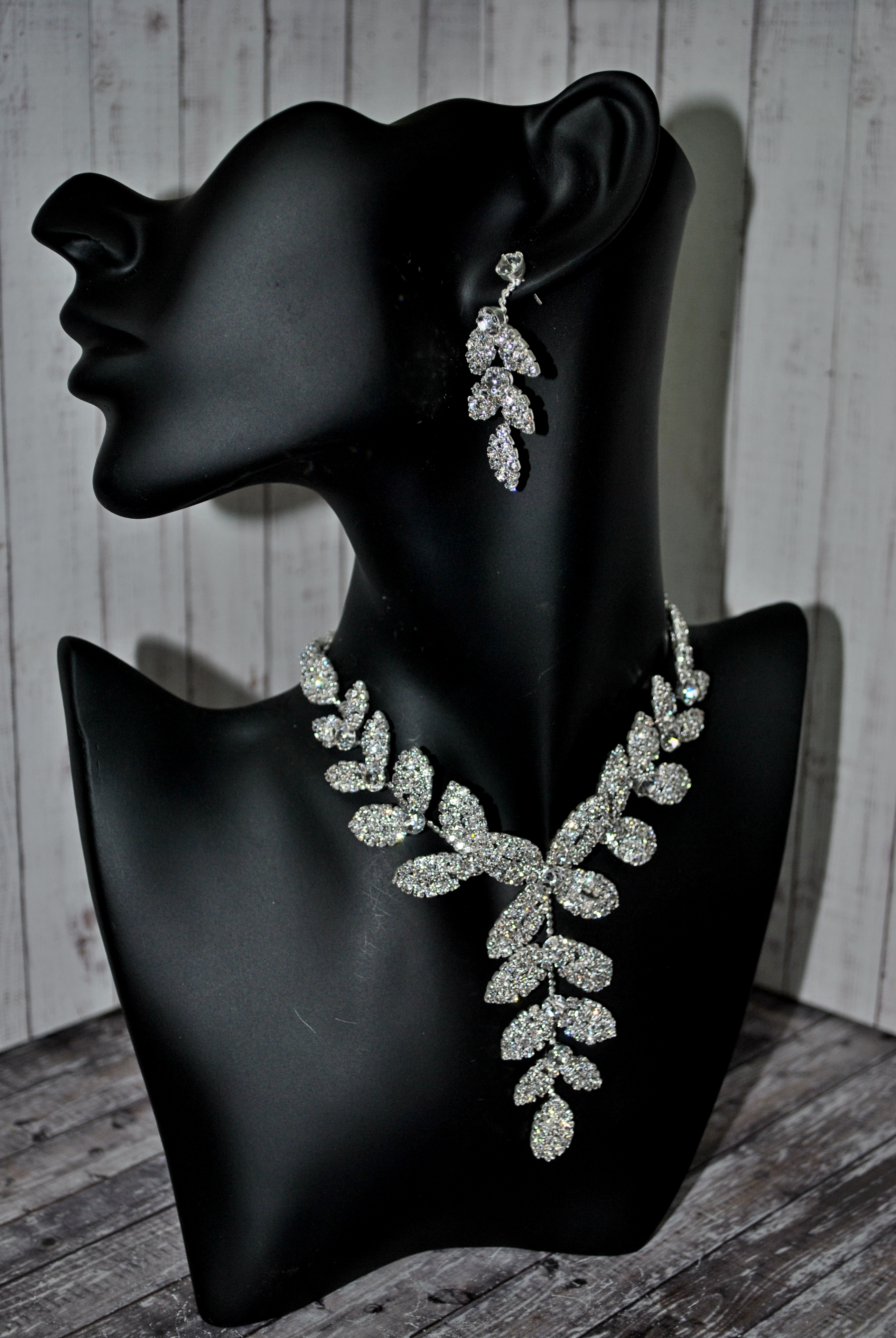 Колье+серьги из бижутерного сплава Fashion Jewelry Rhinestone Magic 11, стразы, Rhinestone Magic 11
Колье+серьги из бижутерного сплава Fashion Jewelry Rhinestone Magic 11, стразы, Rhinestone Magic 11