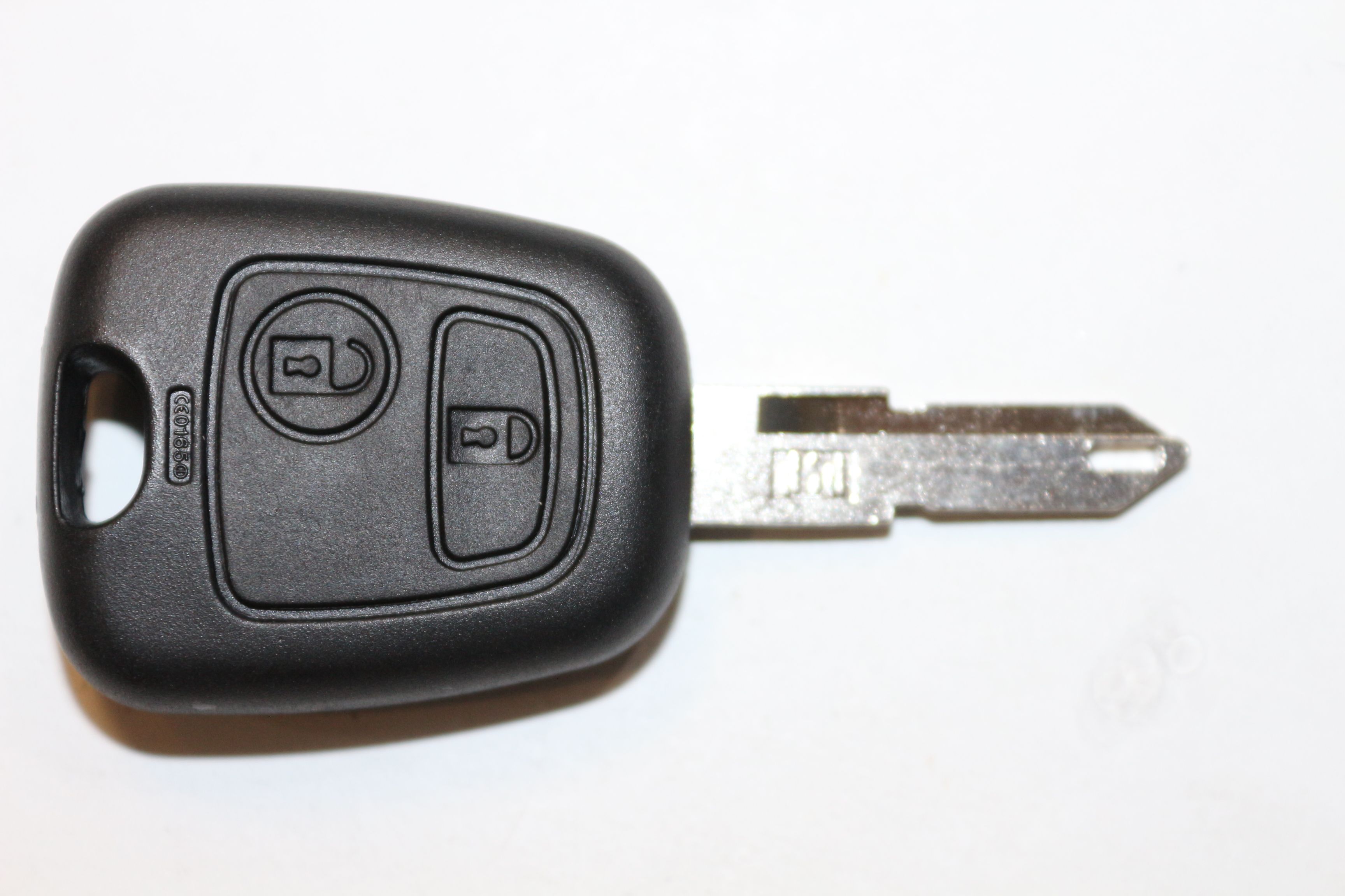 Ключ зажигания Autokey, заготовка для Peugeot, дист.(корпус) (2 кнопки), Для разных моделей автомобилей Peugeot
Ключ зажигания Autokey, заготовка для Peugeot, дист.(корпус) (2 кнопки), Для разных моделей автомобилей Peugeot