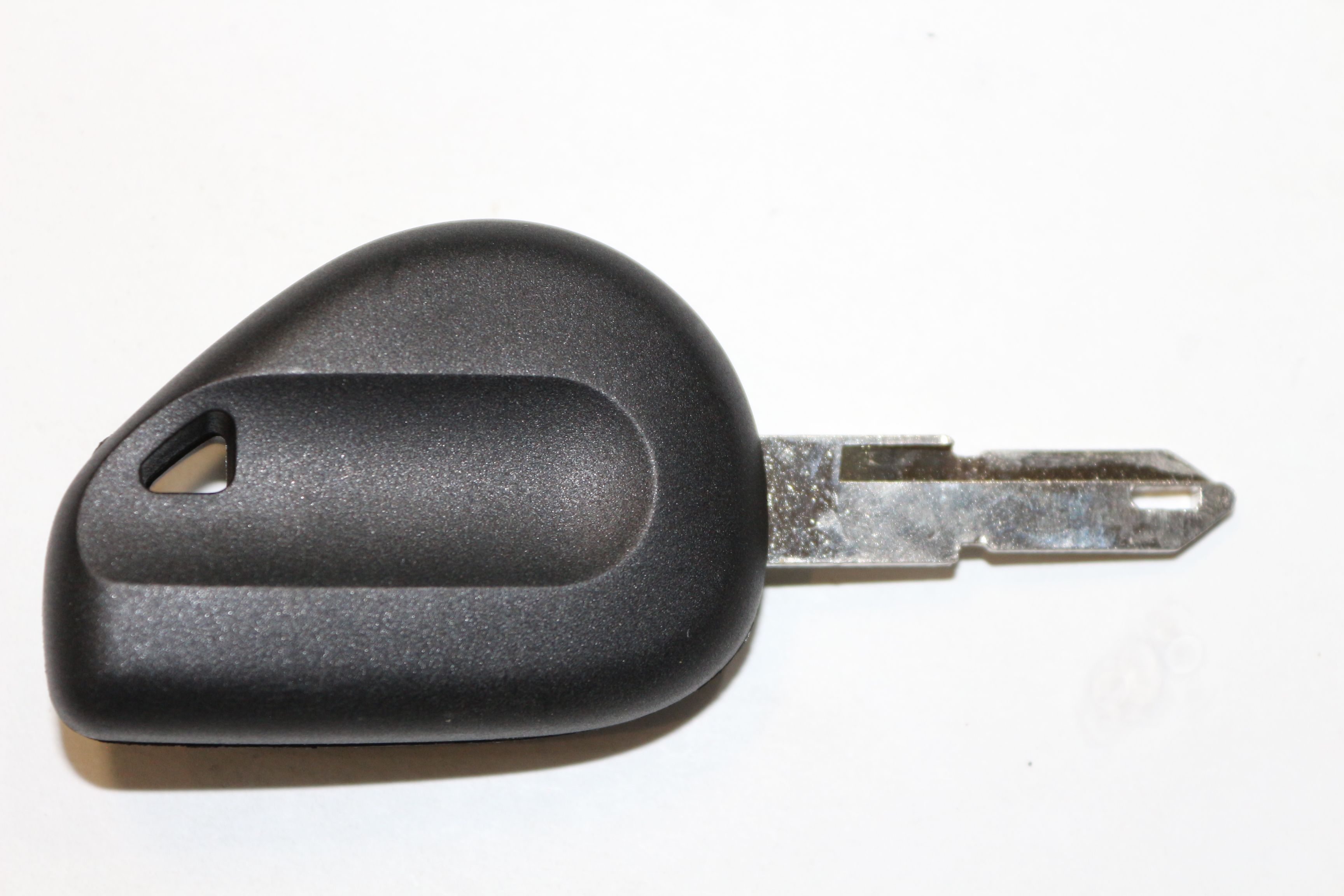 Ключ зажигания Autokey, заготовка для Renault, с чипом (46), Для разных моделей автомобилей Renault
Ключ зажигания Autokey, заготовка для Renault, с чипом (46), Для разных моделей автомобилей Renault