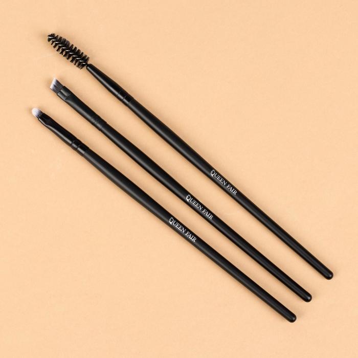 Набор кистей для макияжа «Premium Brush», 3 предмета, PVC - чехол, цвет чёрный, QF PREMIUM
Набор кистей для макияжа «Premium Brush», 3 предмета, PVC - чехол, цвет чёрный, QF PREMIUM