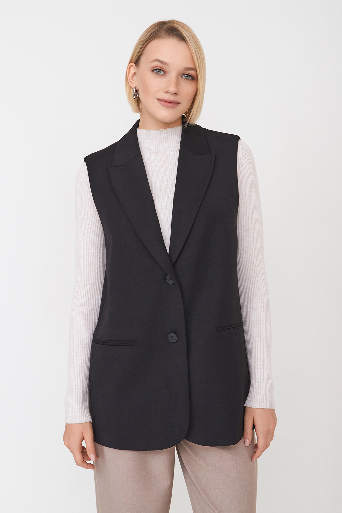 Жилет женский Baon B1523503 черный XXL, B1523503
Жилет женский Baon B1523503 черный XXL, B1523503