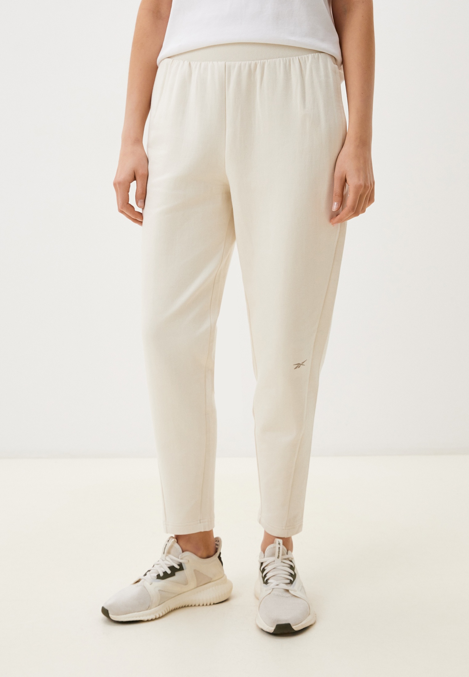 Спортивные брюки женские Reebok Active Collective Dreamblend Pant W бежевые XS, Бежевый, Active Collective Dreamblend Pant W
Спортивные брюки женские Reebok Active Collective Dreamblend Pant W бежевые XS, Бежевый, Active Collective Dreamblend Pant W