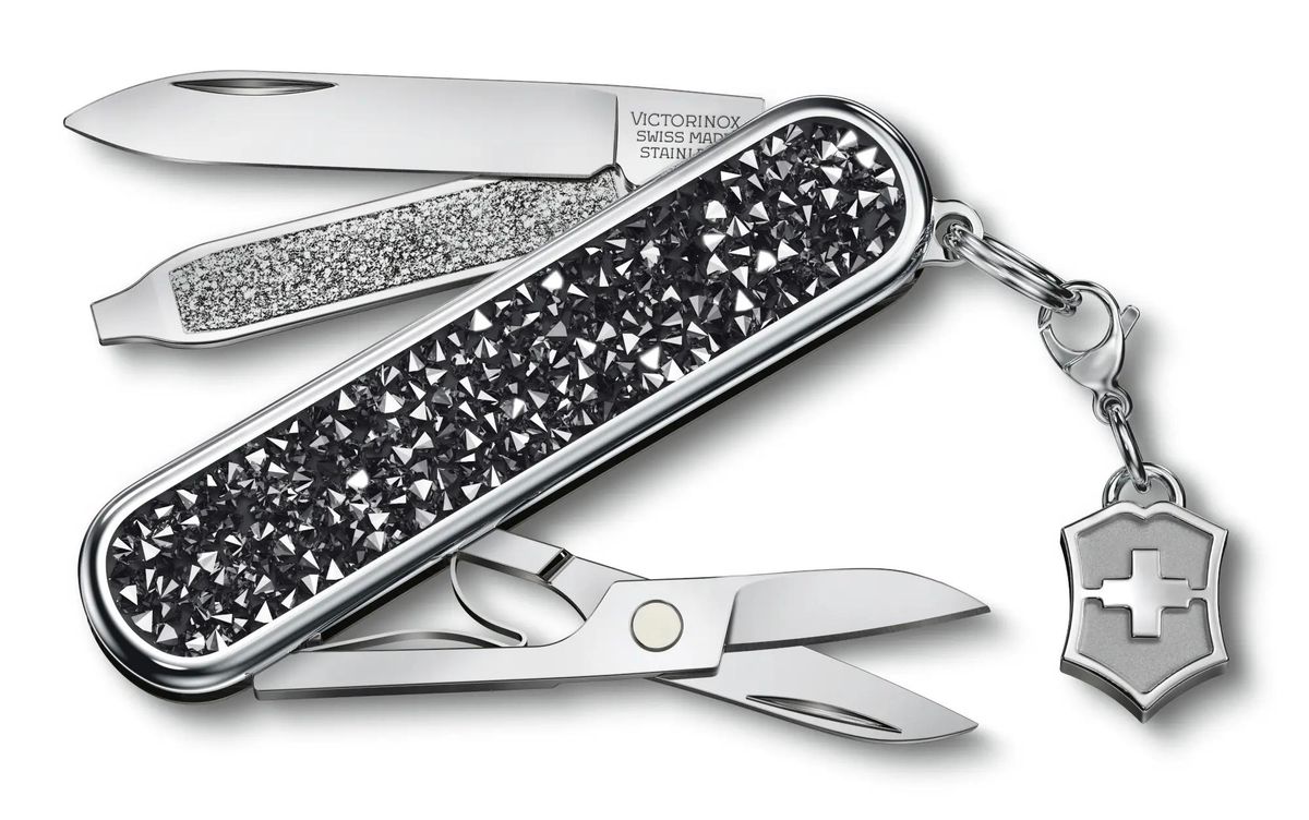 Складной нож Victorinox Classic Brilliant Crystal, функций 5, 58мм, черный / серебристый,, Classic Brilliant Crystal
Складной нож Victorinox Classic Brilliant Crystal, функций 5, 58мм, черный / серебристый,, Classic Brilliant Crystal