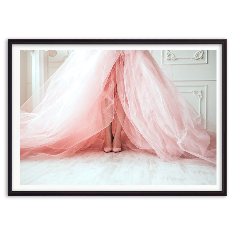 фото Постер в рамке розовое платье - 50х70 см дом корлеоне