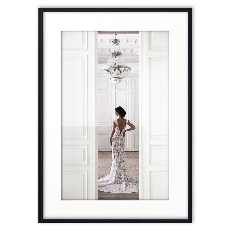 фото Постер в рамке девушка в белом платье - 50х70 см дом корлеоне