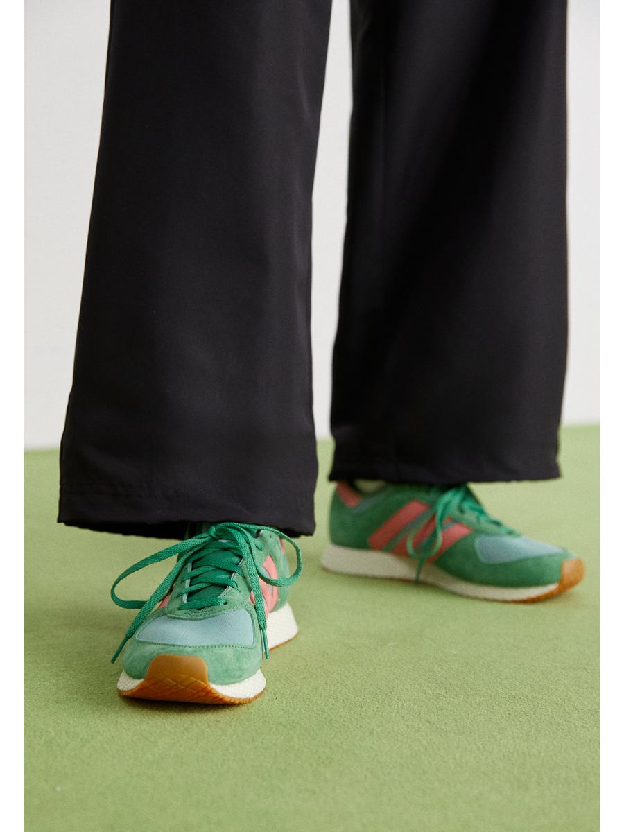 Кроссовки унисекс Adidas Originals AD111A2LN зеленые 44 2/3 EU, Зеленый, AD111A2LN
Кроссовки унисекс Adidas Originals AD111A2LN зеленые 44 2/3 EU, Зеленый, AD111A2LN