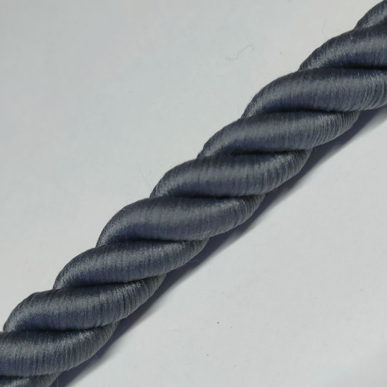 Шнур декоративный idealtex 15Ш-30-6.6, длина 30 м, диаметр 15 мм, Серый, 15Ш6.6
Шнур декоративный idealtex 15Ш-30-6.6, длина 30 м, диаметр 15 мм, Серый, 15Ш6.6