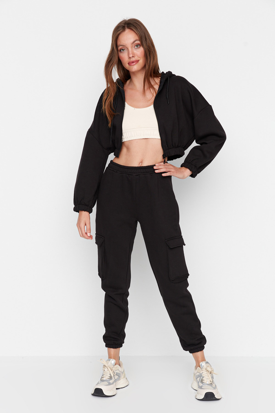 Спортивные брюки женские Trendyol TWOAW23EA00098 черные M, Черный, trendyol TWOAW23EA00098
Спортивные брюки женские Trendyol TWOAW23EA00098 черные M, Черный, trendyol TWOAW23EA00098