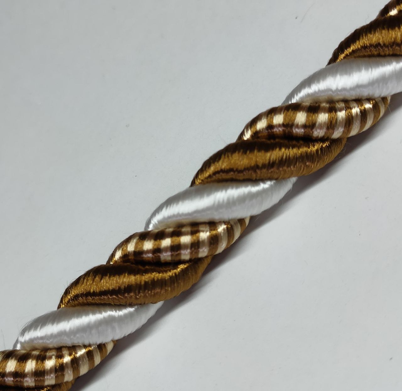Шнур декоративный idealtex 15Ш-100-1.6, длина 100 м, диаметр 15 мм, Желтый;коричневый;белый, 15ш1.6
Шнур декоративный idealtex 15Ш-100-1.6, длина 100 м, диаметр 15 мм, Желтый;коричневый;белый, 15ш1.6