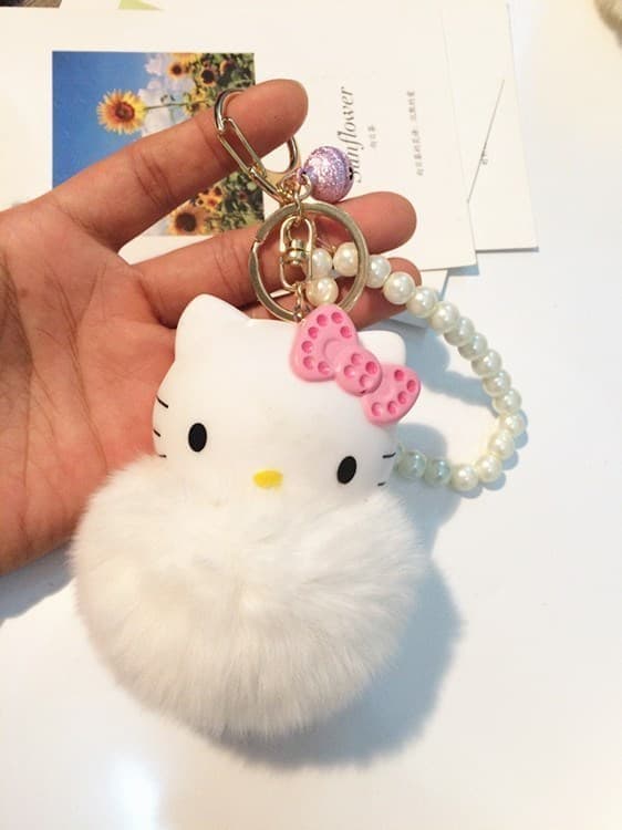 Меховой брелок Hello Kitty
Меховой брелок Hello Kitty